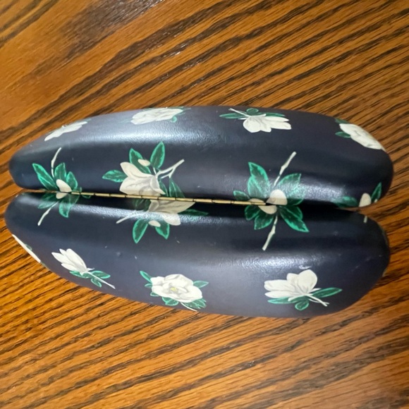 Draper James Magnolia Glasses Case - Picture 3 of 3